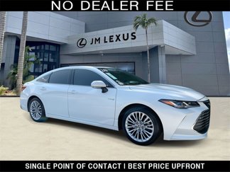 Used 2020 Toyota Avalon Limited image 1