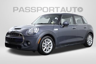 Used 2017 MINI Cooper S image 1