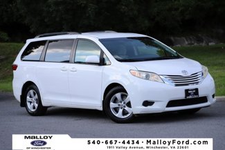 Used 2017 Toyota Sienna LE image 1