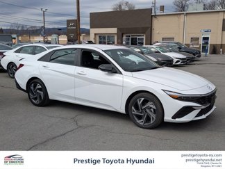 Certified 2025 Hyundai Elantra Sport image 1