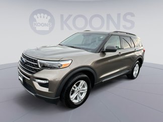 Certified 2021 Ford Explorer XLT w/ Equipment Group 202A image 1
