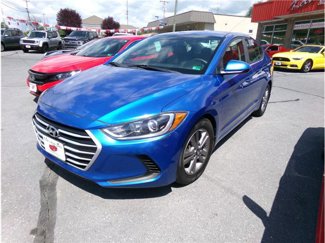 Used 2017 Hyundai Elantra SE image 1