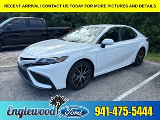 Used 2022 Toyota Camry SE image 1