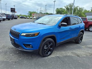 Used 2023 Jeep Cherokee Altitude Lux w/ Lux Elite Package image 1