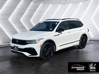 Used 2022 Volkswagen Tiguan SE R-Line image 1