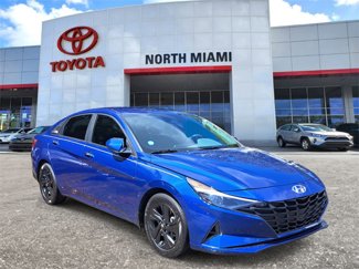 Used 2023 Hyundai Elantra SEL image 1