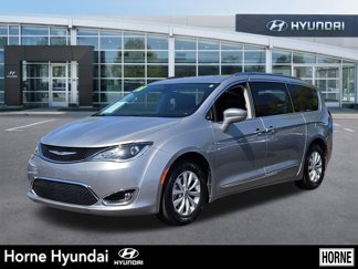 Used 2018 Chrysler Pacifica Touring-L Plus image 1