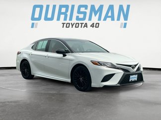 Used 2018 Toyota Camry SE image 1