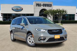 Certified 2022 Chrysler Pacifica Touring-L image 1