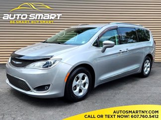 Used 2017 Chrysler Pacifica Touring-L Plus image 1