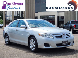 Used 2010 Toyota Camry LE image 1