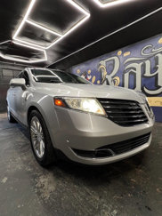Used 2019 Lincoln MKT AWD image 1