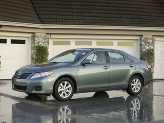 Used 2011 Toyota Camry LE image 1