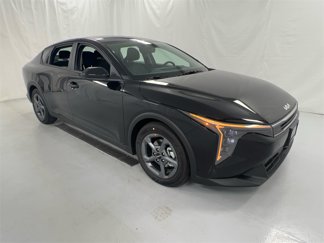 New 2025 Kia K4 LXS image 1
