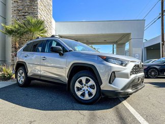 Used 2019 Toyota RAV4 LE image 1