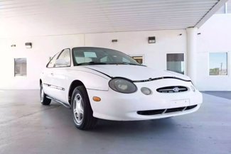 Used 1999 Ford Taurus SE image 1