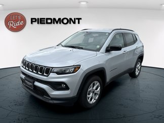 New 2025 Jeep Compass Latitude image 1
