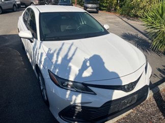 Used 2021 Toyota Camry LE image 1
