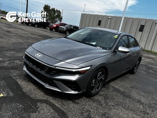Used 2024 Hyundai Elantra Limited image 1