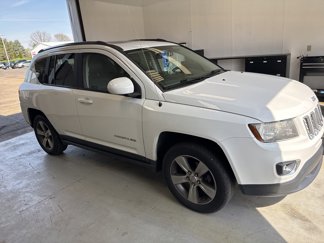 Used 2016 Jeep Compass High Altitude image 1