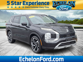 Used 2023 Mitsubishi Outlander SE image 1