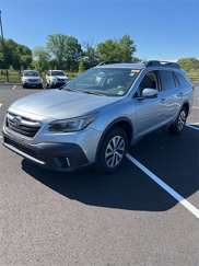 Used 2021 Subaru Outback Premium image 1