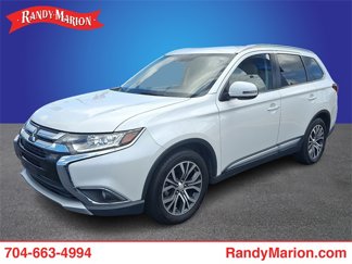 Used 2017 Mitsubishi Outlander SE image 1