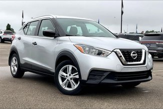 Used 2019 Nissan Kicks S image 1