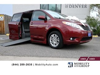 Used 2016 Toyota Sienna XLE image 1