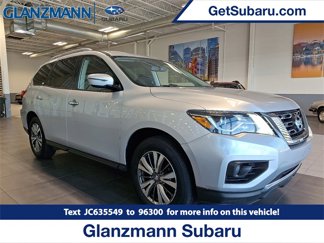 Used 2018 Nissan Pathfinder SV image 1