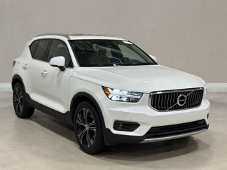 Used 2020 Volvo XC40 T4 Inscription image 1