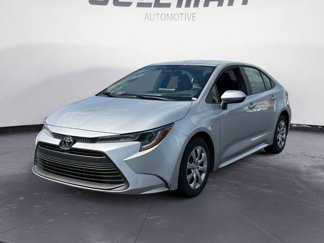 Used 2023 Toyota Corolla LE image 1