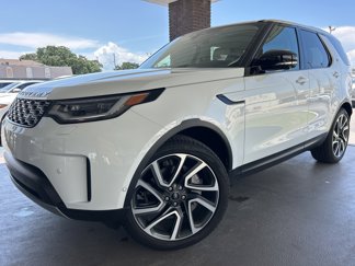 Used 2024 Land Rover Discovery S image 1