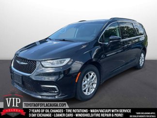 Used 2022 Chrysler Pacifica Touring-L w/ Uconnect Theater Family Group image 1