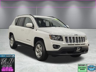 Used 2017 Jeep Compass Latitude image 1
