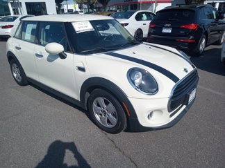 Used 2021 MINI Cooper 4-Door Hardtop image 1