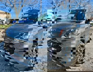 Used 2021 Ford Escape SE image 1