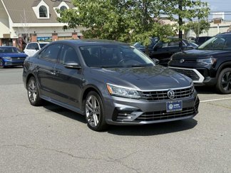 Used 2018 Volkswagen Passat 2.0T R-Line image 1