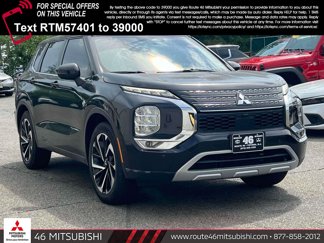 Used 2022 Mitsubishi Outlander SE image 1