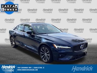 Certified 2022 Volvo S60 B5 Momentum w/ Premium Package image 1