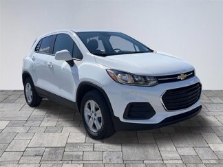 Used 2022 Chevrolet Trax LS w/ Tint and Cruise Package image 1