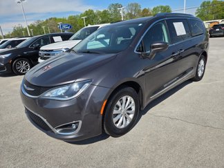 Used 2019 Chrysler Pacifica Touring-L image 1