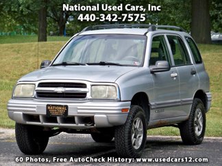 Used 2002 Chevrolet Tracker 4WD w/ Preferred Equipment Group image 1