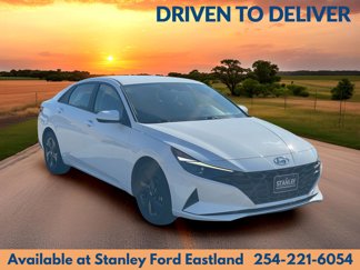 Used 2022 Hyundai Elantra SEL image 1