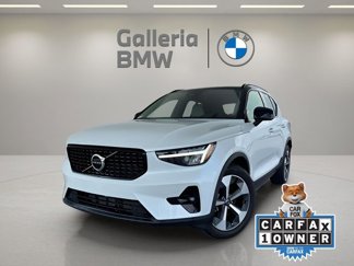 Used 2023 Volvo XC40 B4 Plus image 1