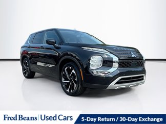 Used 2022 Mitsubishi Outlander SE image 1