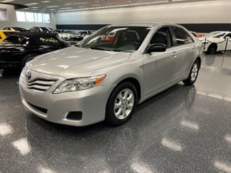 Used 2011 Toyota Camry LE image 1