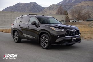Used 2021 Toyota Highlander XLE image 1