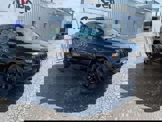 Used 2019 Jeep Grand Cherokee Laredo image 1