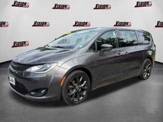 Used 2019 Chrysler Pacifica Touring Plus w/ S Appearance Package image 1